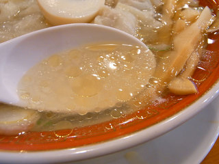 ワンタンメンの塩スープ
