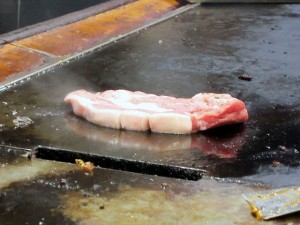 サーロインステーキぐらいの大きさの豚肉