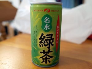缶入りの緑茶